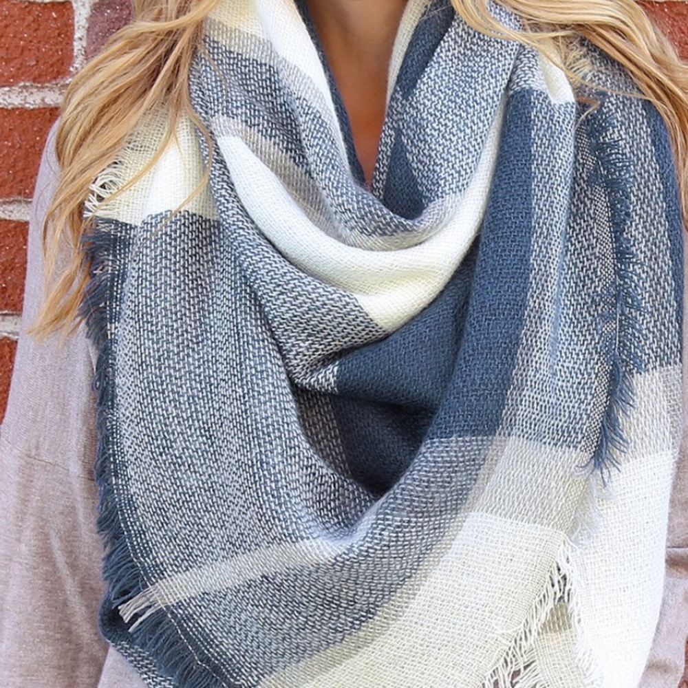 ⭐️🏈🤠Scarf plaid blue grey cowboy fans!!